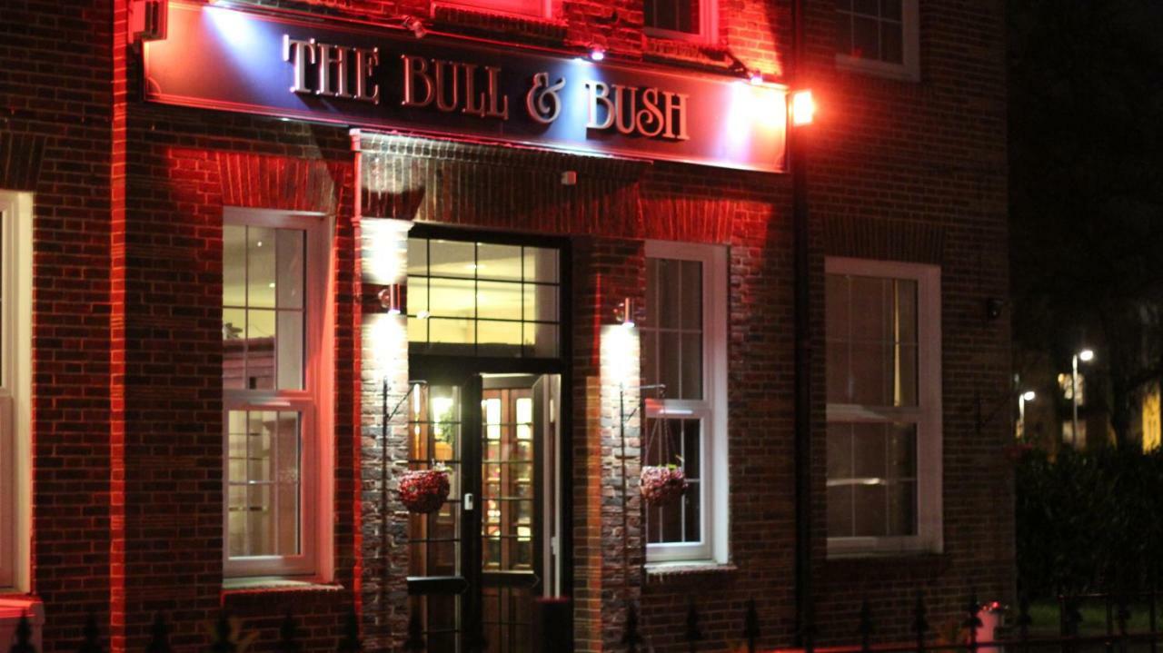 The Bull And Bush Hotel Kingston Kingston upon Thames  Exterior foto