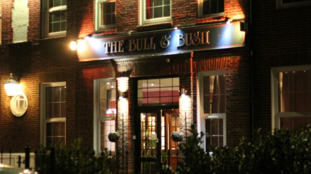 The Bull And Bush Hotel Kingston Kingston upon Thames  Exterior foto